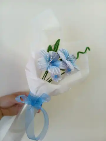 دسته گل دوشاخه یاس