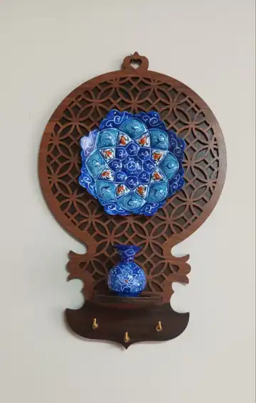 جاکلیدی با‌بشقاب‌و‌گلدون‌نقلی‌ متوسط