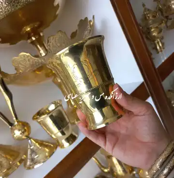 لیوان کمرچین برنجی هندی قلم‌دست