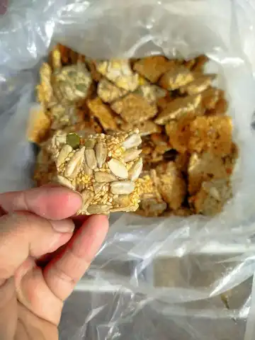 نبات سوخته با کنجد و مغزیجات😍😻🙏