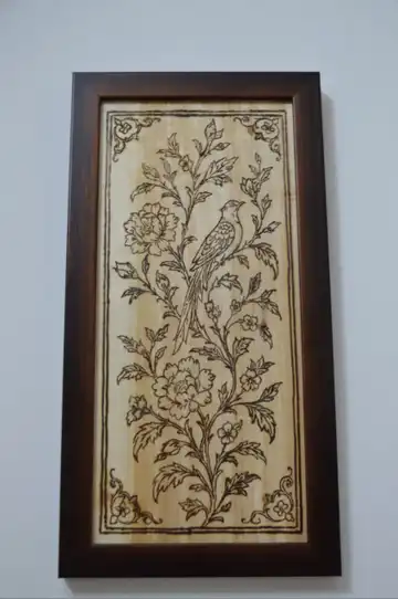 قاب سوخته‌نگاری گل و مرغ ایرانی