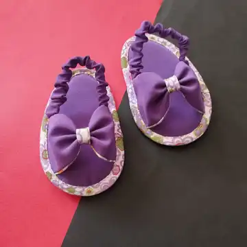 پاپوش نوزادی طرح گلی۱