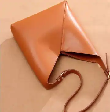 کیف دوشی زنانه چرم طبیعی دستدوز