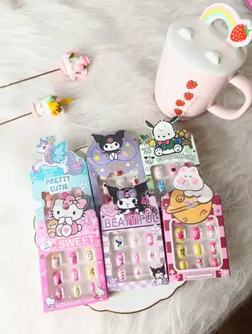 ناخن مصنوعی بچه‌گونه