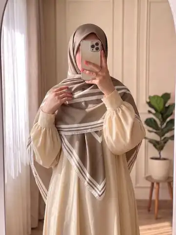 روسری طرح دنیا ابریشم ساتن