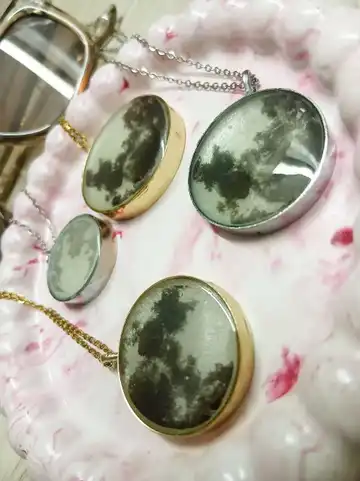 گردنبند ماه شب‌تاب