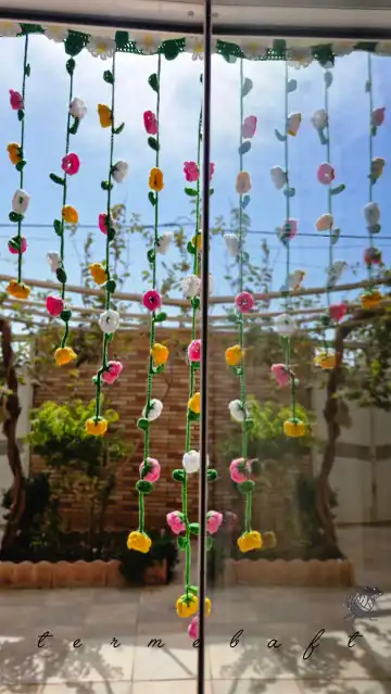 پرده آویز بافتنی