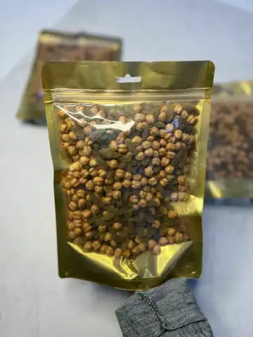 نخود چی و کشمش سبز