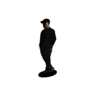 سردار با کلاه دست در جیب-استند کوچک رومیزی کد 20700632