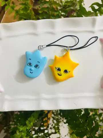 آویز فلش و گوشی آب و آتش