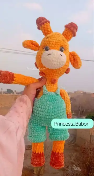 عروسک زرافه مخملی