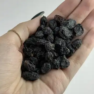مویز سیاه بدون هسته ریز خوشمزه