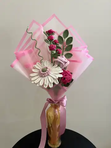 دسته گل بافتنی