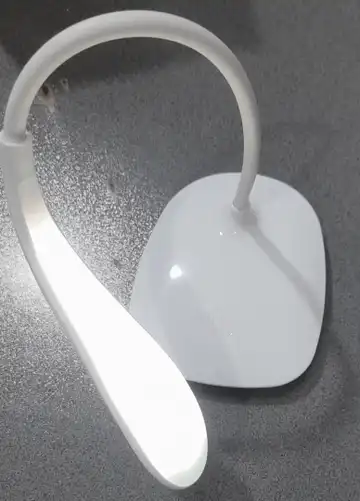 چراغ مطالعه LED لمسی شارژی مدل 6504